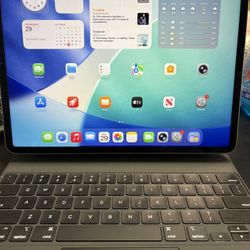 iPad Pro M2 12.9” cellular +wifi with Magic Keyboard