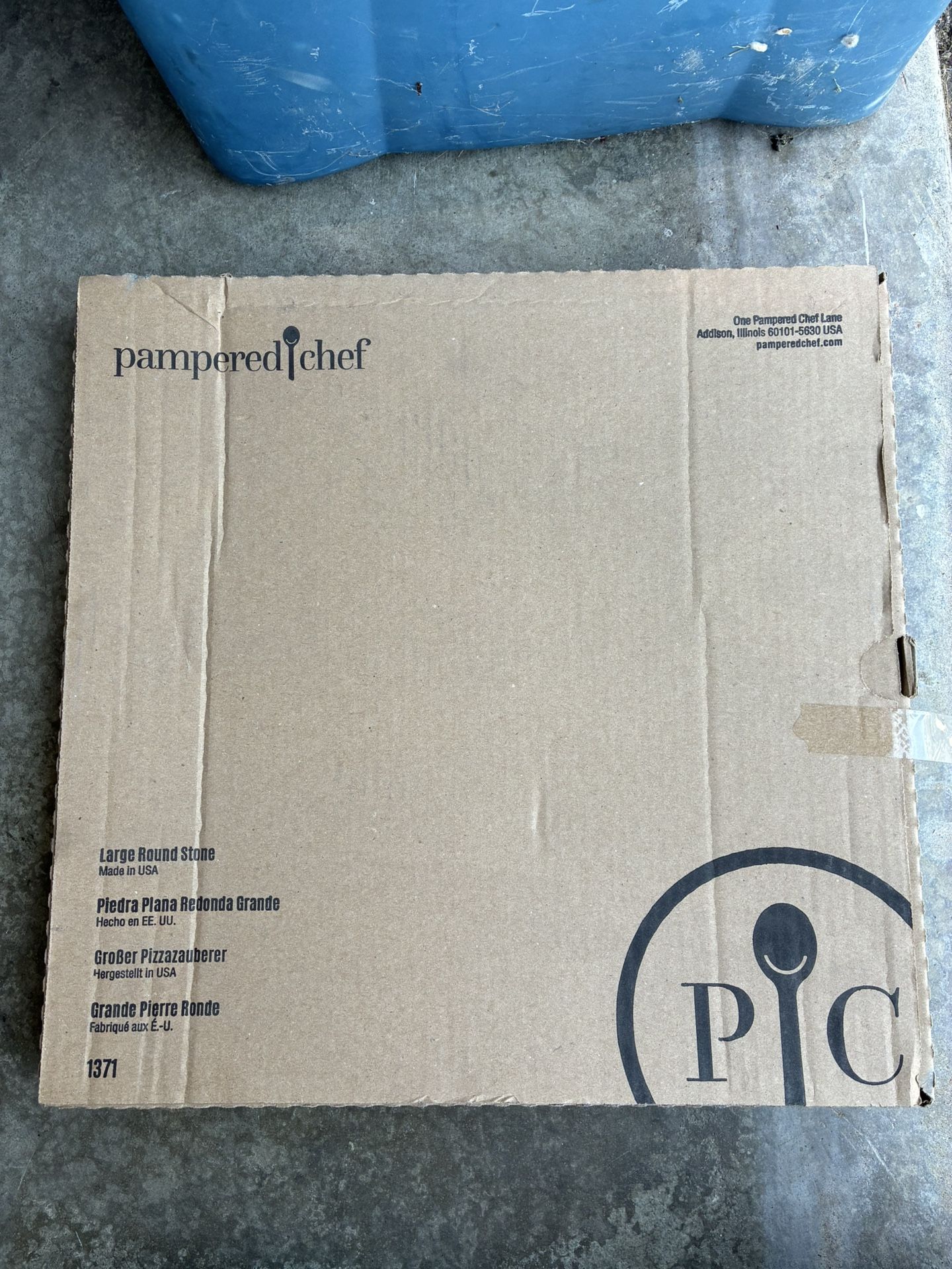pampered chef large round stone