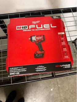 Milwaukee M18 FUEL 18V Lithium-lon Brushless Cordless High-Torque 1/2 in. Impact Wrench w/Friction Ring Kit