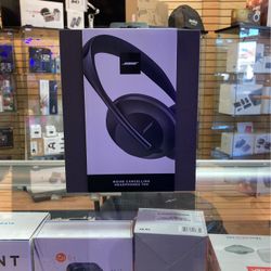 BOSE 700 Noise Canceling Headphones 