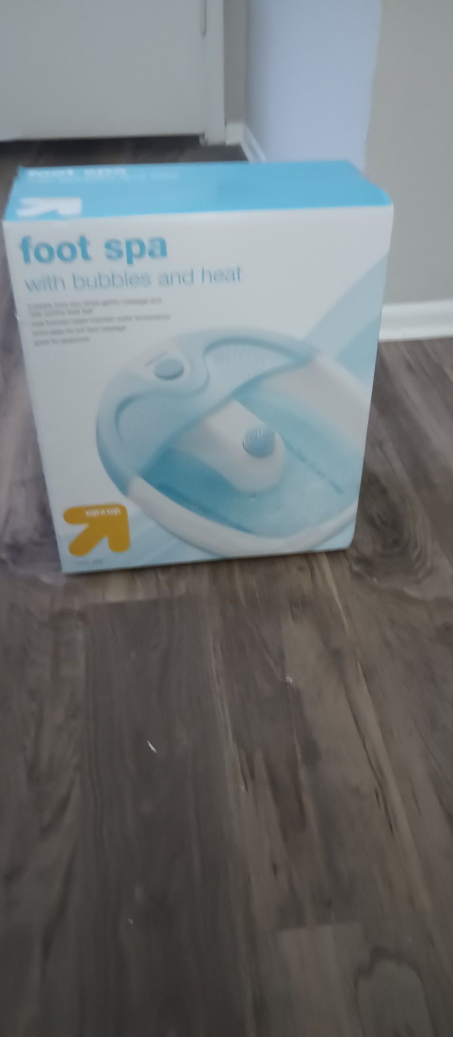 FOOT SPA WITH BUBBLES AND HEAT NEW