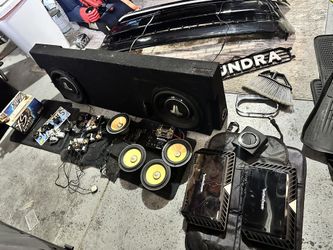 Subwoofer Box For Toyota Tundra