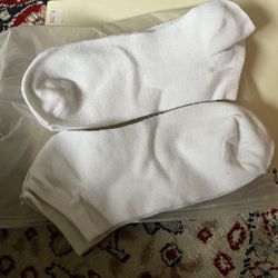 Five Pairs Of Socks For Men/women Only For $6