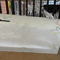 2017-2019-2022 Tesla Model 3 Front Door RH