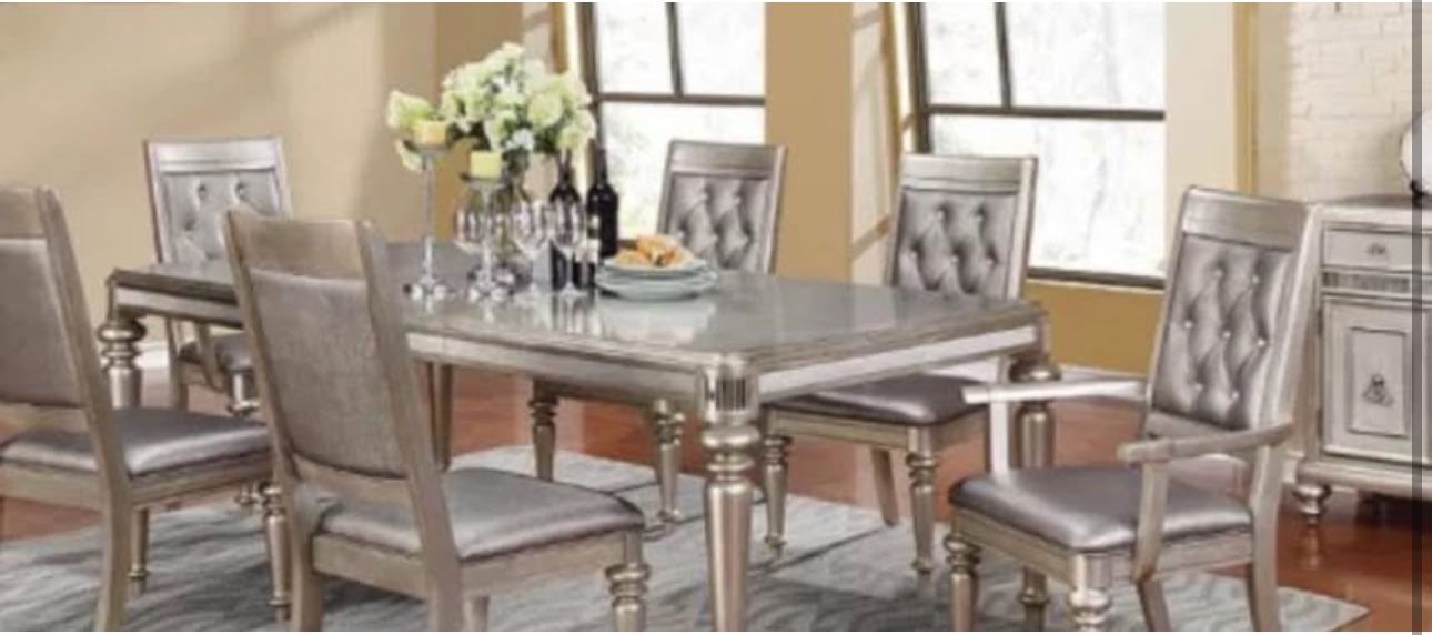 Dining Room Set (With Leaf )