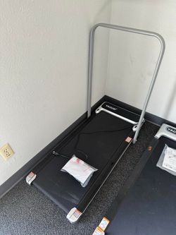 Walking Pad Electric Treadmill with Handle Bar and Adjustable Incline, Silver