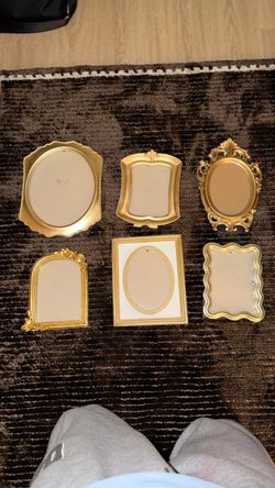 6 gold frames