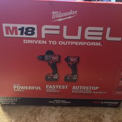 Milwaukee Dril Set New Fuel 375$