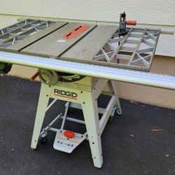 RIDGID Table Saw