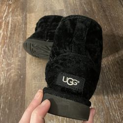 Ugg Booties Crushed velvet Women’s Size 7