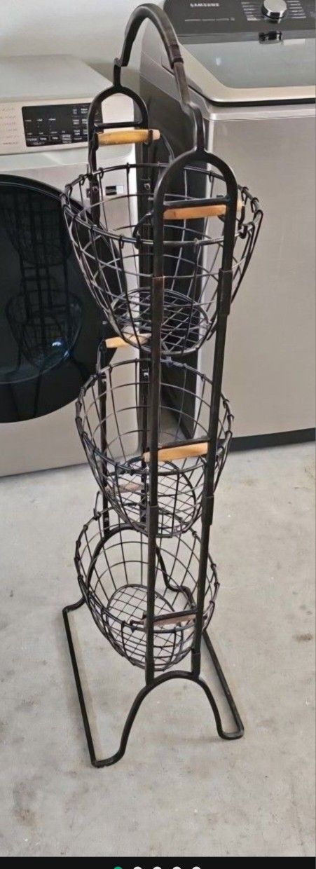 3_Tier Metal Floor Standing Basket 