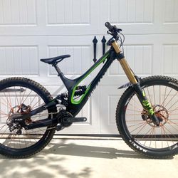 2016 Specialized Demo 8 Carbon DH Bike Full Fox Factory Suspension 