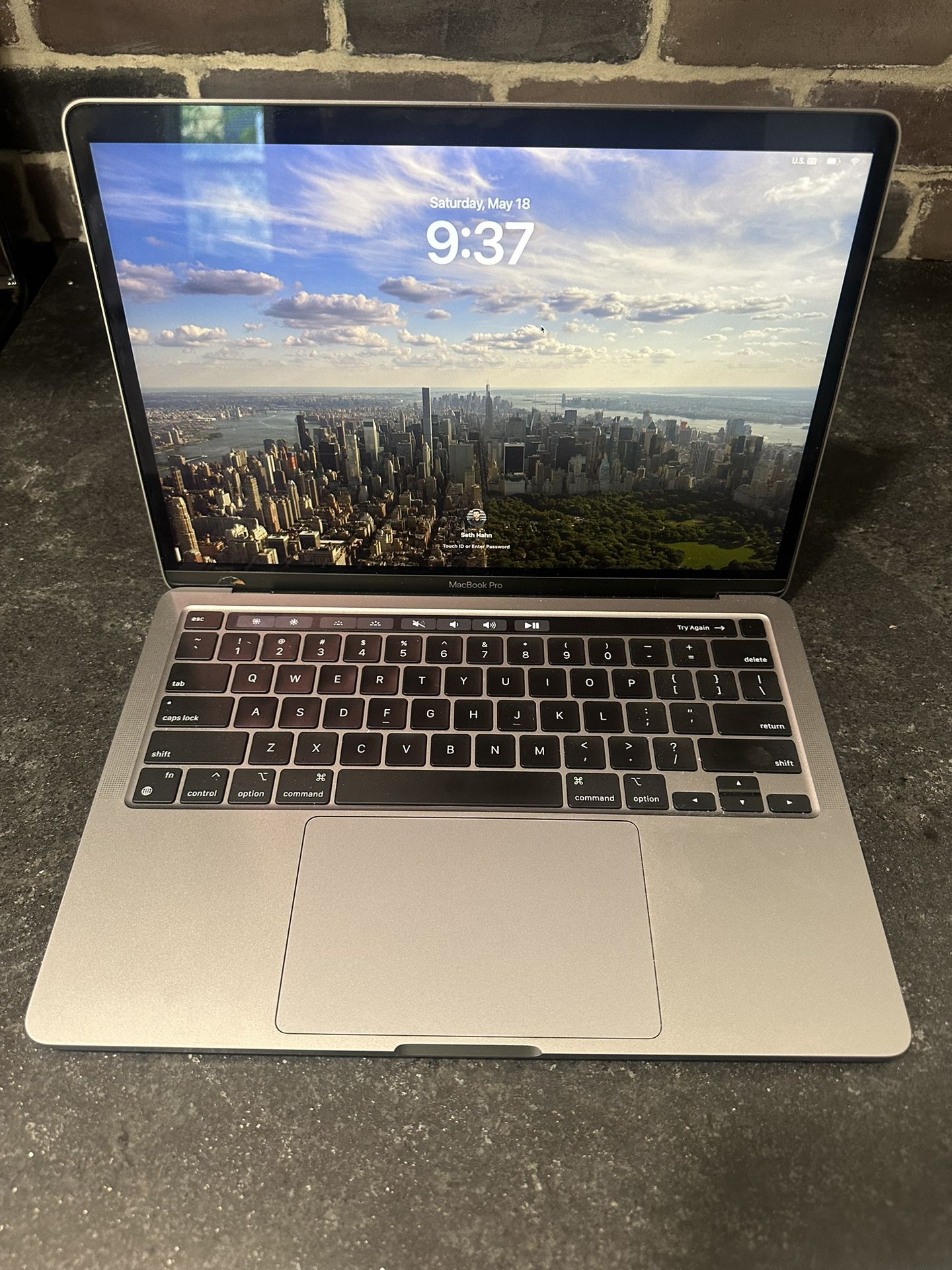 2020 MacBook Pro 13 Inch, M1