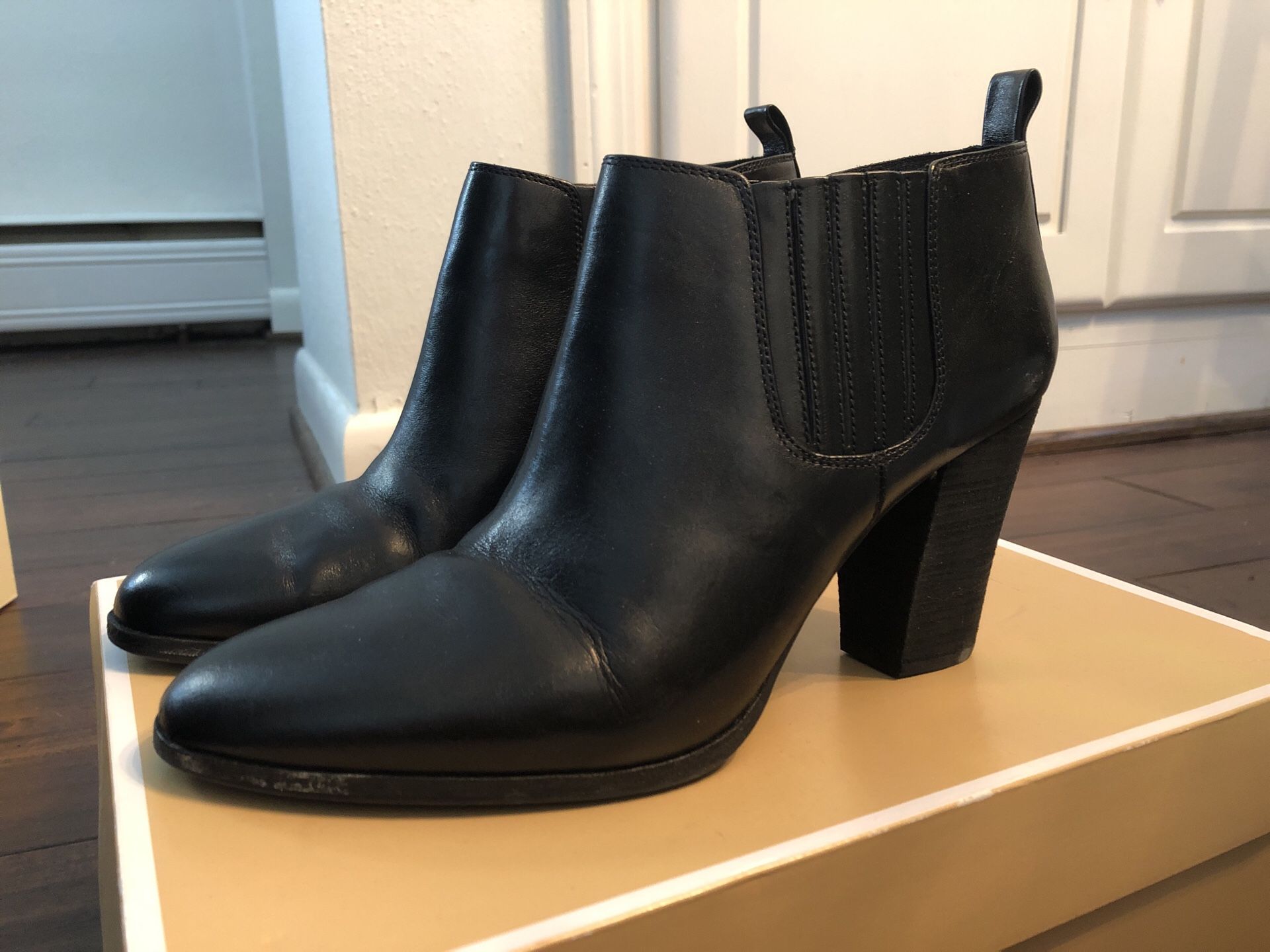 Michael Kors Black 9.5 booties