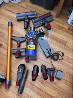 Dyson V8 good condition