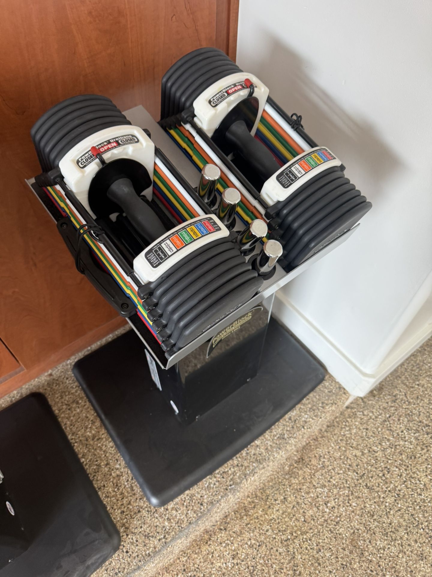 Powerblock U33 Urethane Adjustable Dumbbells With Stand