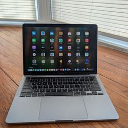 Macbook Pro M1, 2020, 256GB SSD, 8GB Ram, Very Fast..In Excellent Conditions, battery About 7+ hours