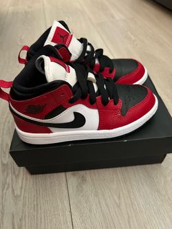 Jordan 1 Mid  (12c)