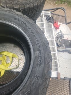 Tiresǰ.  285/60/R20.  BF GOODRICH