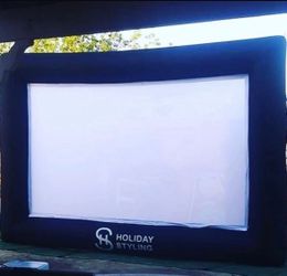 Inflatable projector screen
