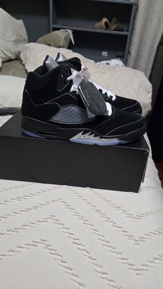 Brand New Jordan 5 Metallic Size 12