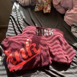 pink vs sweatsuit 