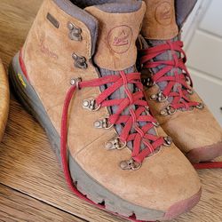 Danner Mountain Boots 9.5