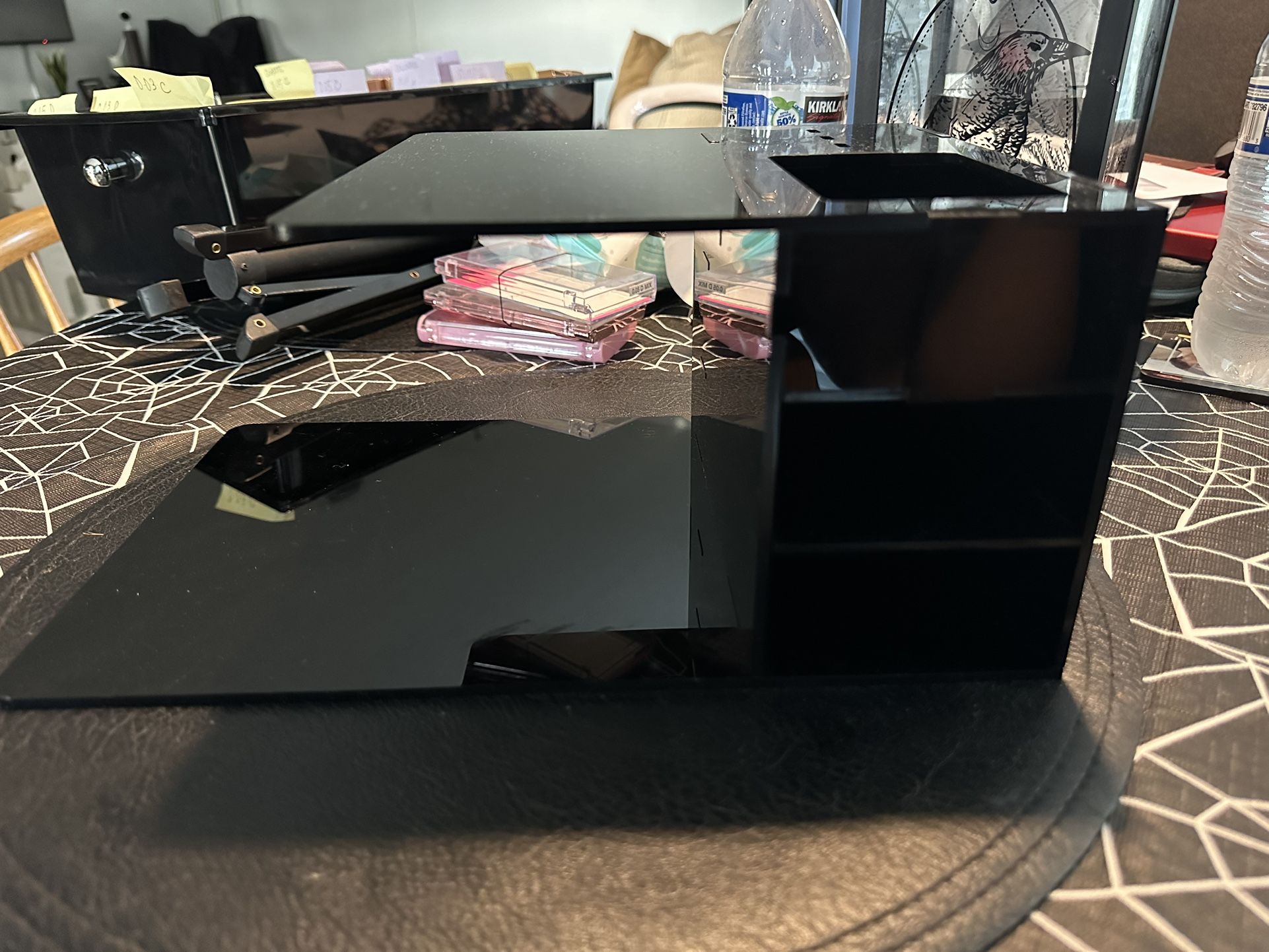 Lash Tray And Pillow