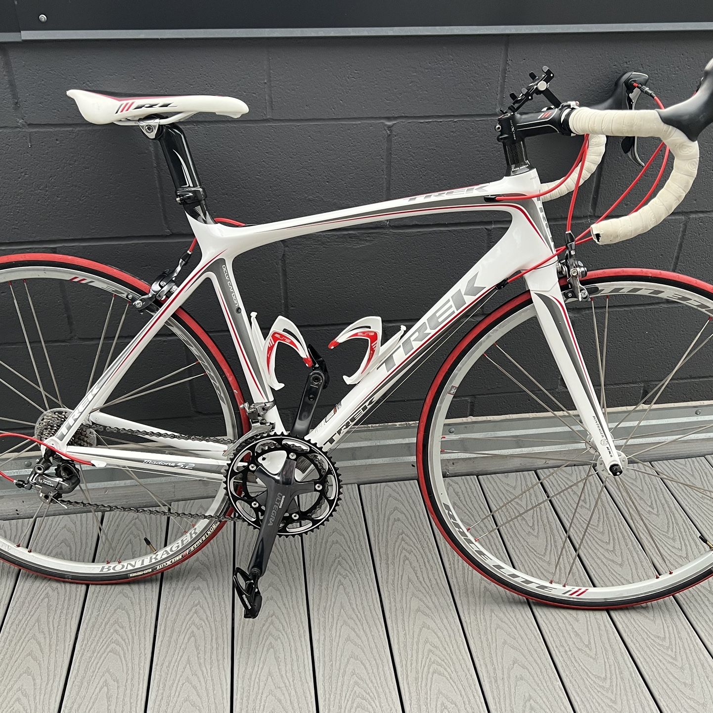Trek Madone 5.2 Carbon Fiber Road Bike 54cm for Sale in Chicago IL OfferUp