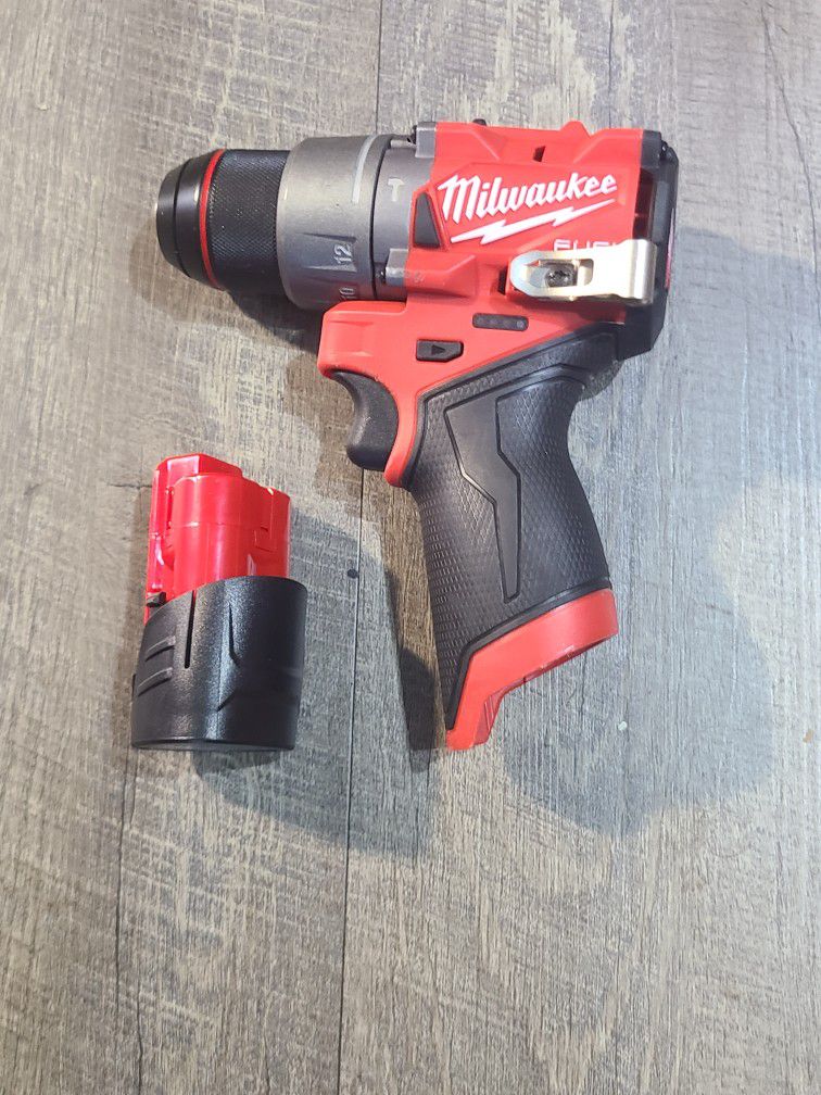 
Milwaukee
M12 FUEL 12V Lithium-Ion Brushless Cordless 1/2 in. Hammer Drill (Tool-Only)

