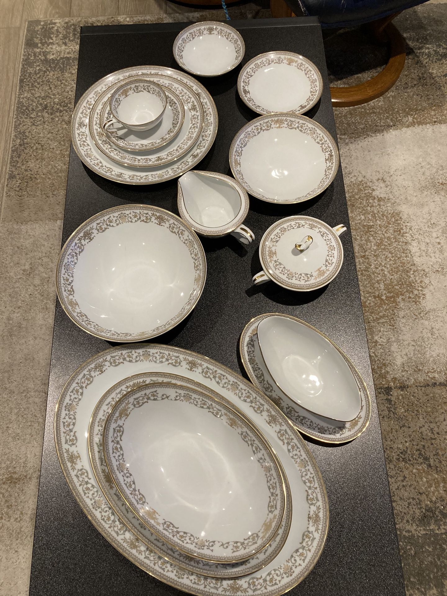 Noritake elegant dinner ware