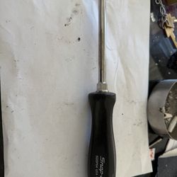Snap on screw driver
