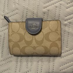 Coach - Small Trifold Wallet