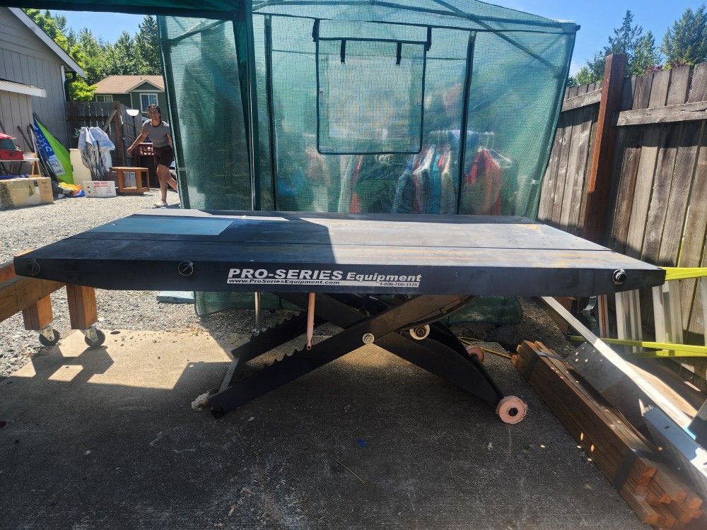 Hydraulic Lift Table