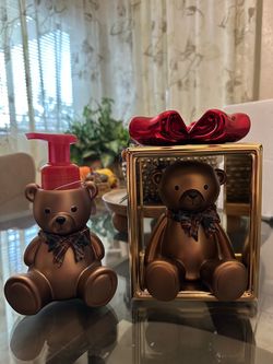 Bath and body works candle and soap holder