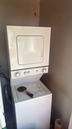Whirlpool Stackable Washer Dryer