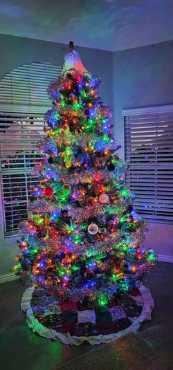 7ft Prelit Christmas Tree