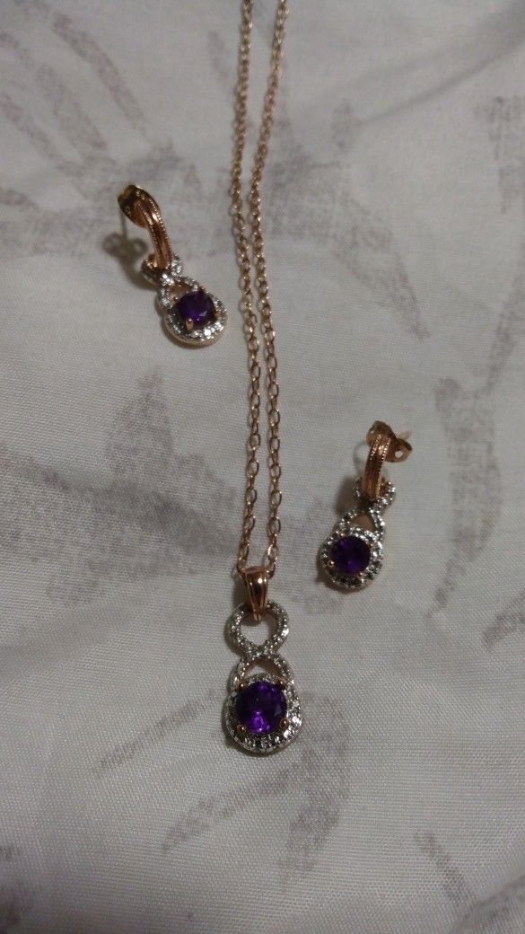 18 Inch Necklace And Earrings Set In Amethyst.