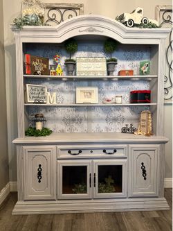 Rustic Farm House Hutch