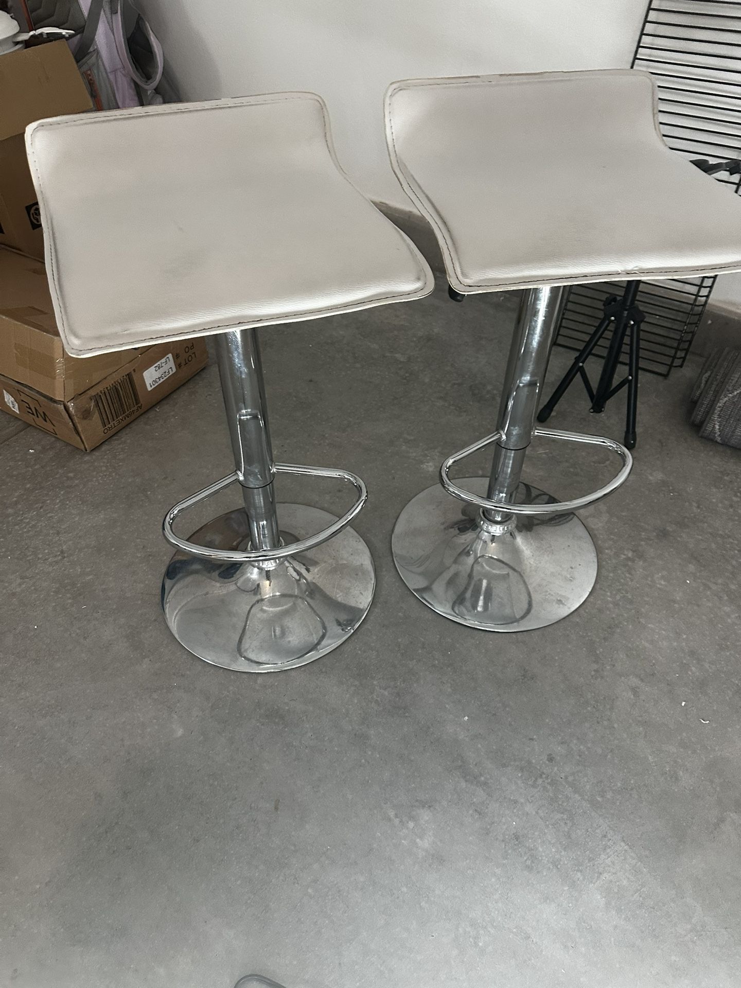 Adjustable Height Bar Stools