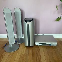 Sony 5 CD-Changer with Two Speakers & Subwoofer 
