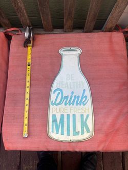 Tin sign