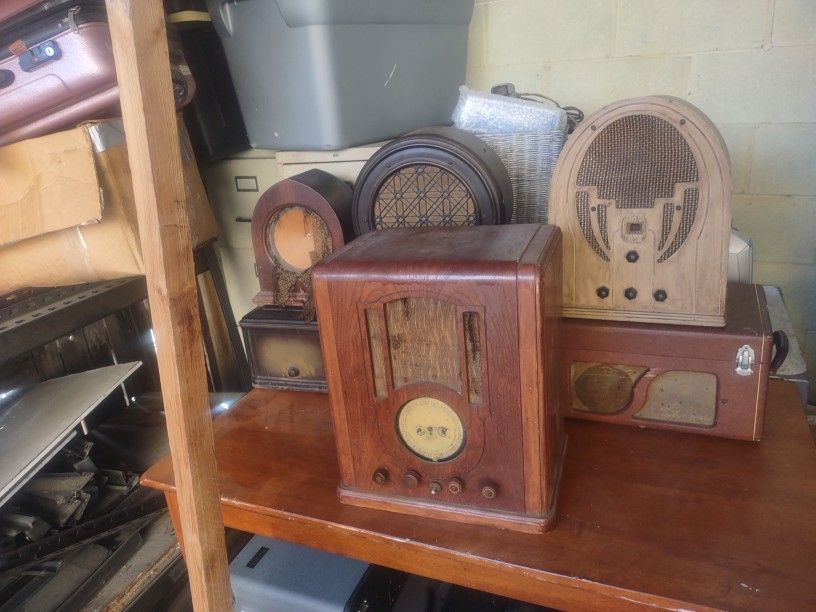 Antique Radios From 1920's To 1930's