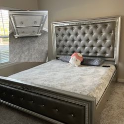 King Size Bed Frame/ King Size Mattress 