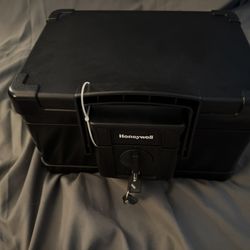 Honeywell Waterproof Fireproof Safe/Document Chest