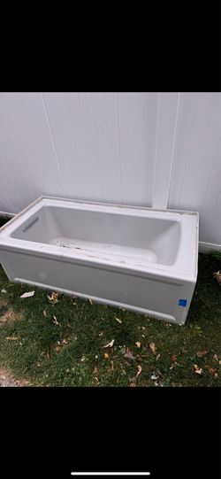 Bathtub standard size