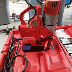 Milwaukee Magnetic Drill