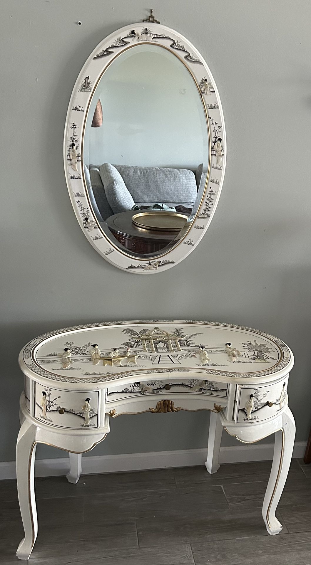White Chinoiserie Carlton Desk And Mirror