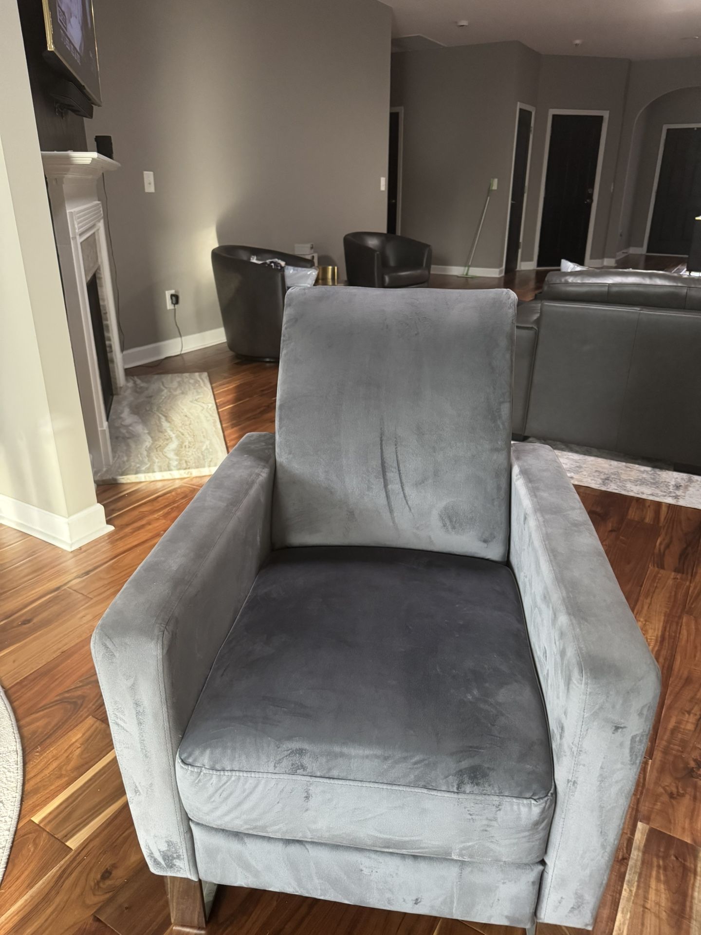 Manual Reclining Chairs x2