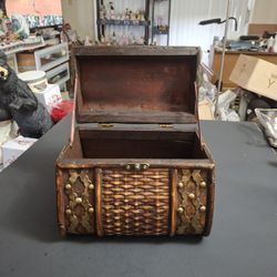 Vintage Wood, Tin & Wicker Rounded Top Treasure Chest W/Top Handle & Metal Latch, Use As An Old Fashioned Purse Or Storage For Keepsakes Or Home Decor